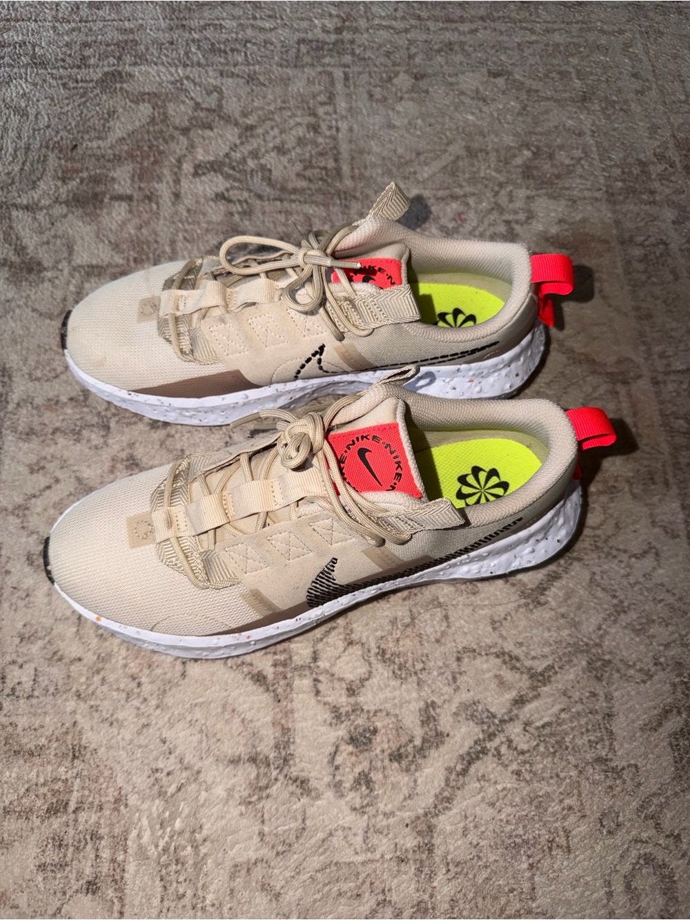 Nike Kids Beige Sneakers with Neon Pink and Neon Yellow Accents